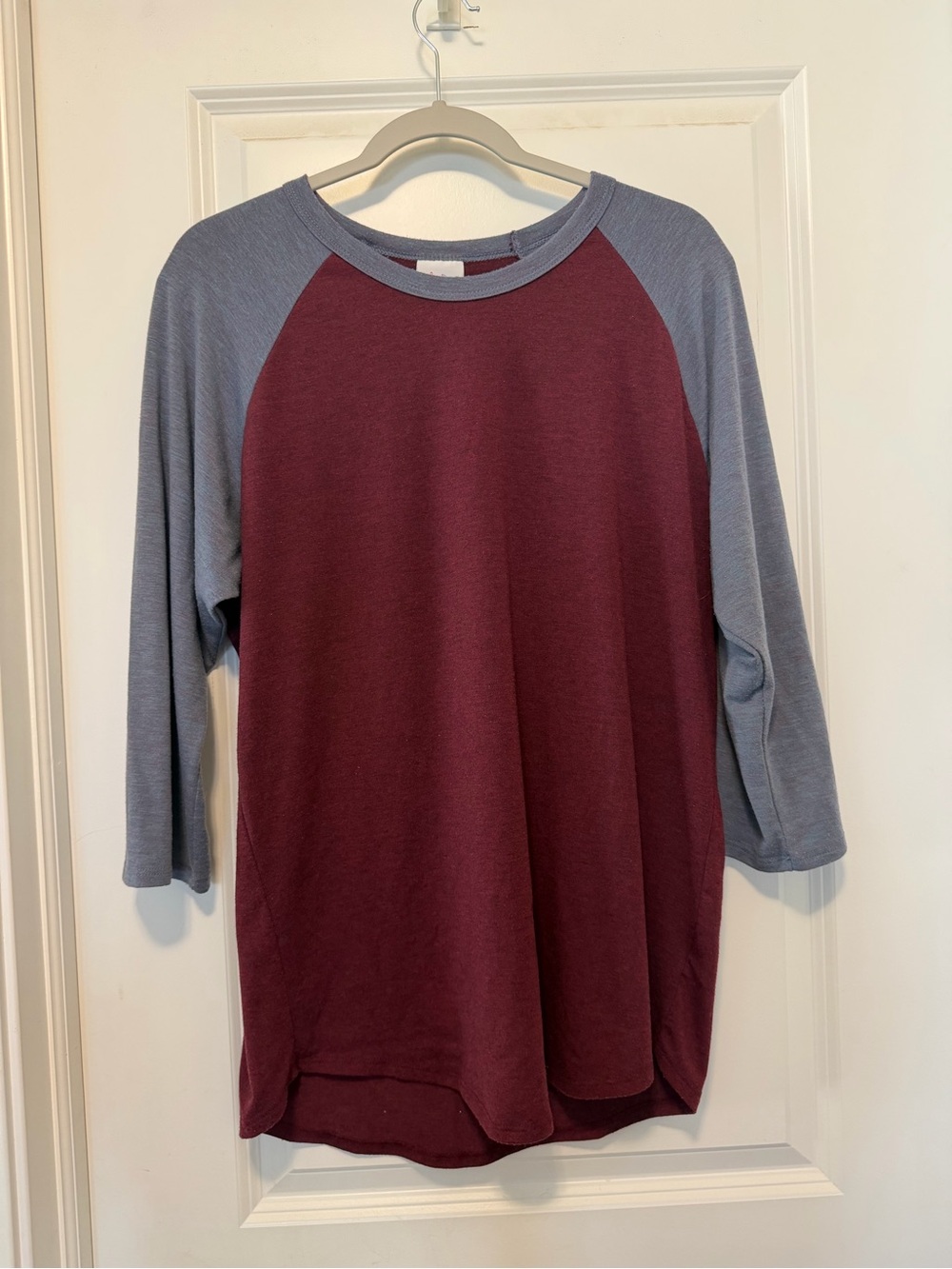 LuLaRoe Woman's Raglan 3/4  Sleeve Shirt - Maroon and Light Gray